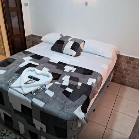 Hotel Kamelot Parque Central Quetzaltenango Luaran gambar