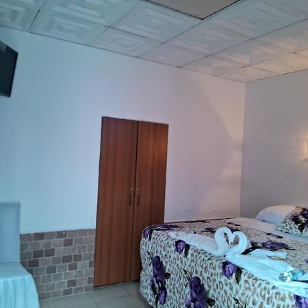 Hotel Kamelot Parque Central Quetzaltenango Luaran gambar
