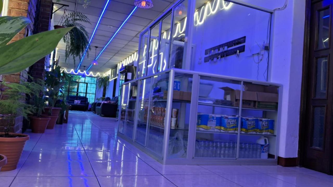 Hotel Kamelot Parque Central Quetzaltenango Luaran gambar