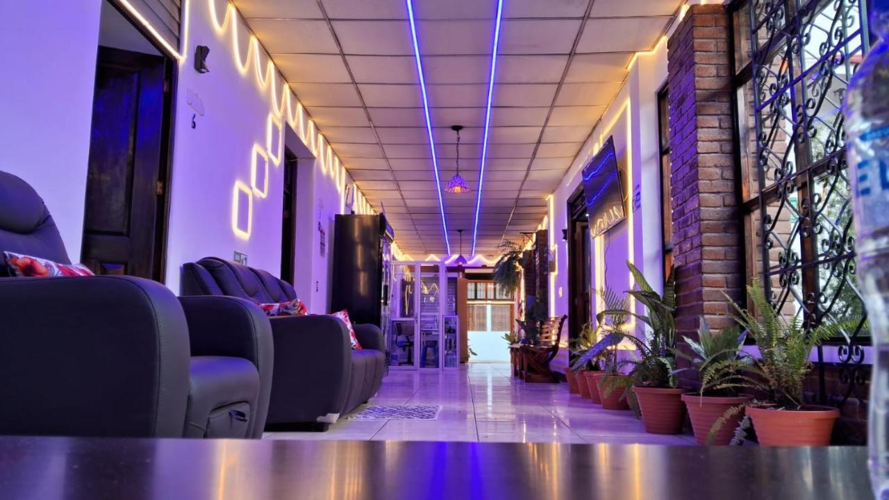 Hotel Kamelot Parque Central Quetzaltenango Luaran gambar