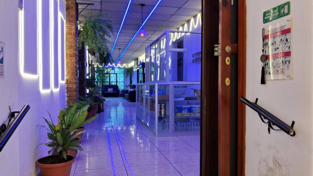Hotel Kamelot Parque Central Quetzaltenango Luaran gambar