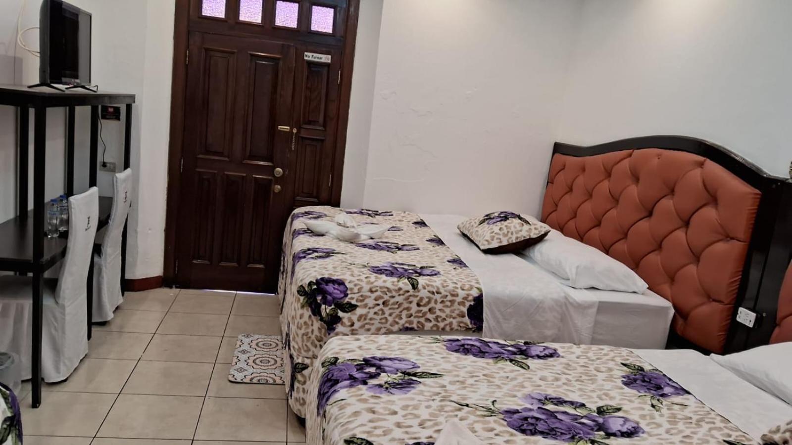 Hotel Kamelot Parque Central Quetzaltenango Luaran gambar