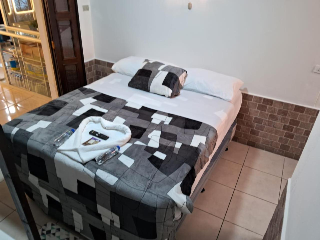 Hotel Kamelot Parque Central Quetzaltenango Luaran gambar