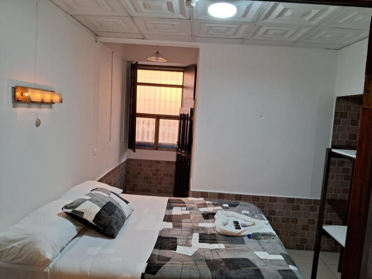 Hotel Kamelot Parque Central Quetzaltenango Luaran gambar