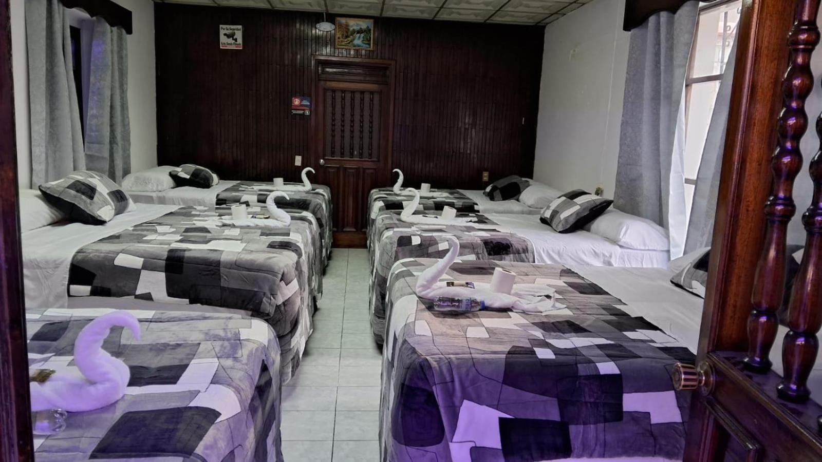 Hotel Kamelot Parque Central Quetzaltenango Luaran gambar