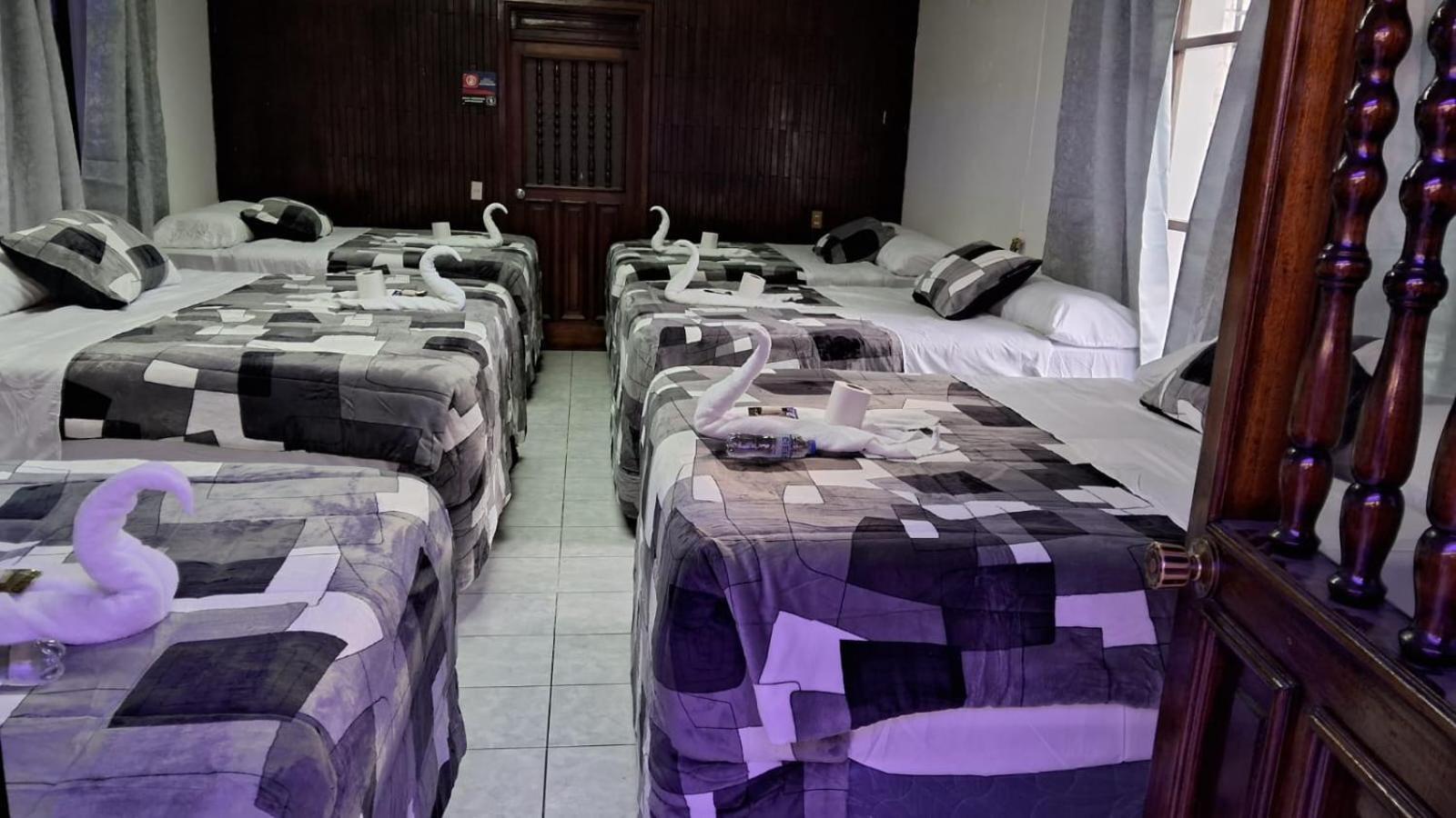Hotel Kamelot Parque Central Quetzaltenango Luaran gambar
